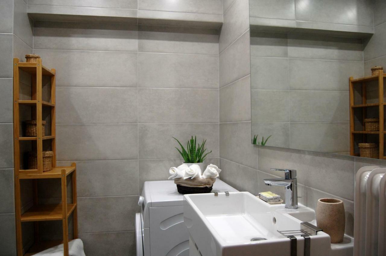 Central & Comfortable, 70M² Apt In Neos Kosmos Athen Eksteriør bilde